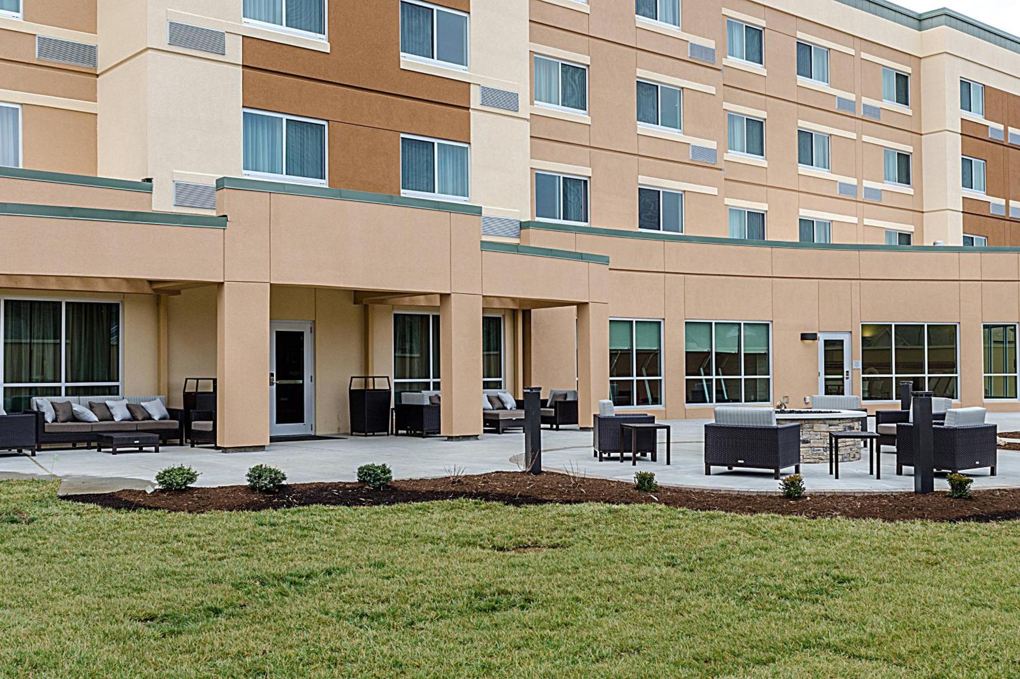 Courtyard By Marriott Somerset Buitenkant foto