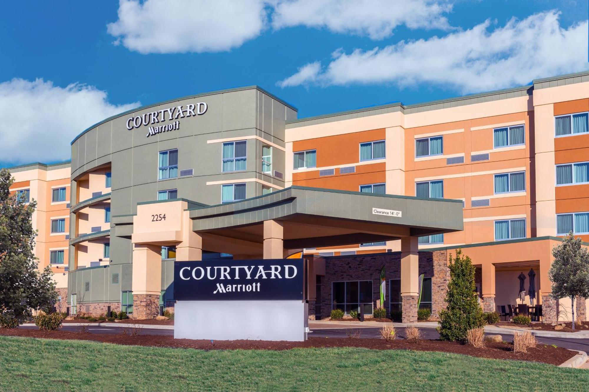 Courtyard By Marriott Somerset Buitenkant foto