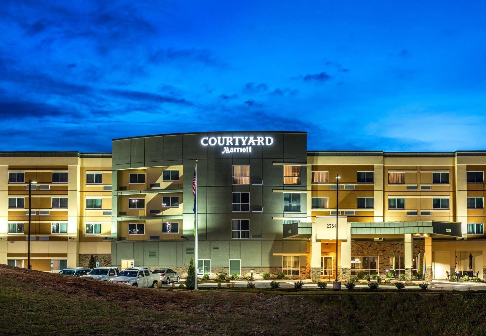 Courtyard By Marriott Somerset Buitenkant foto
