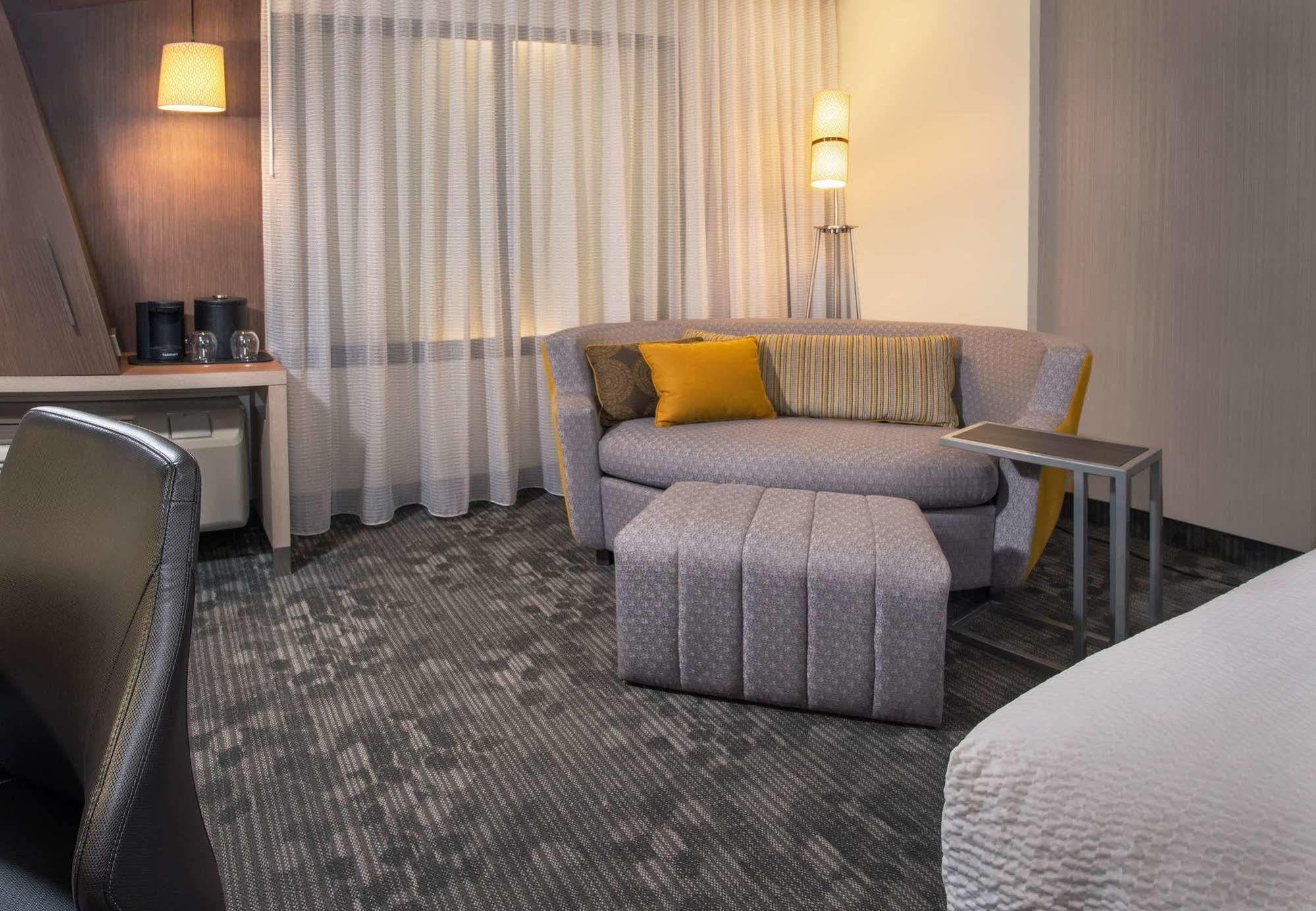 Courtyard By Marriott Somerset Buitenkant foto